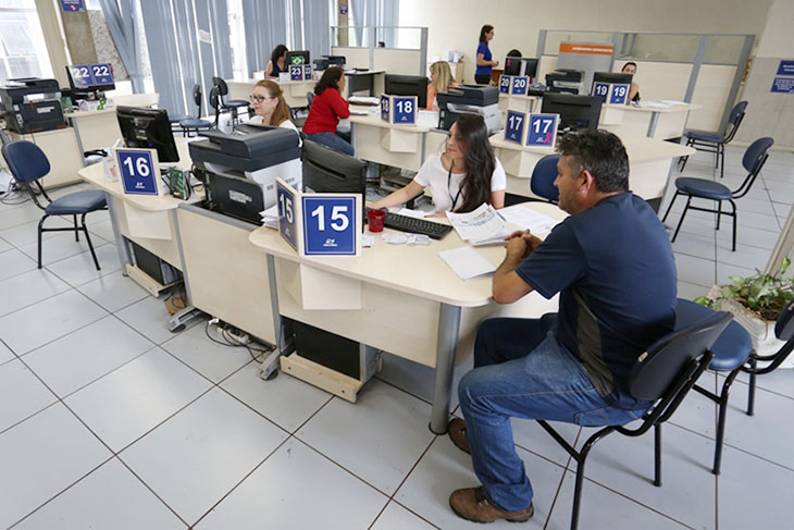 Contribuinte que não regularizar sua situação com o Município, pode ter a dívida protestada a partir do próximo ano. Procura da população aumentou nesta semana