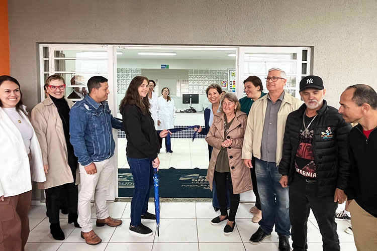 Prefeitura conclui modernização de UBS no Gralha Azul; espaço conta com quatro médicos