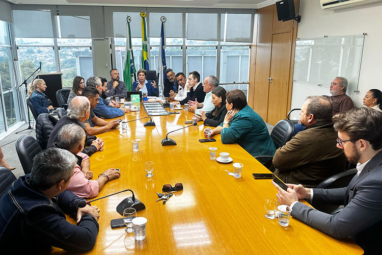 Elizabeth se reúne com vereadores para discutir o Plano Diretor