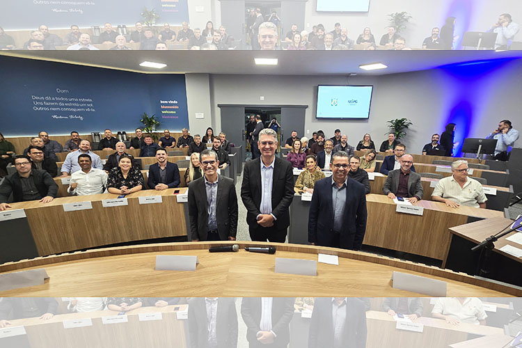 Sessão especial da Câmara na UEPG aproxima Legislativo e população em Ponta Grossa