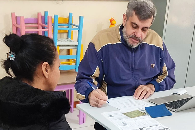 Prefeitura de PG vai aos bairros para auxiliar população a pedir isenção do IPTU