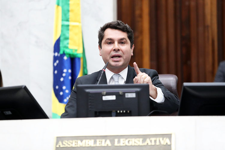Alexandre Curi determina mais rigor contra discursos ofensivos dos parlamentares