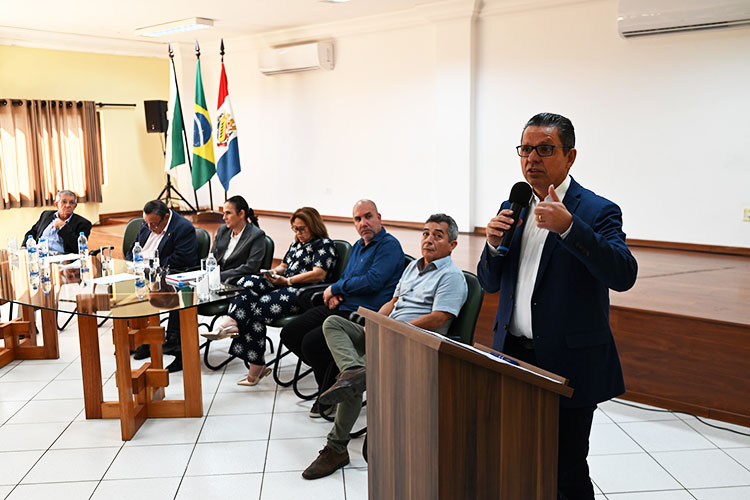 UEPG institui grupo de estudo para implantação de cursos presenciais em Telêmaco Borba