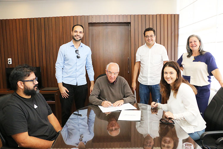 Castro anuncia a instalação de duas novas empresas no Município