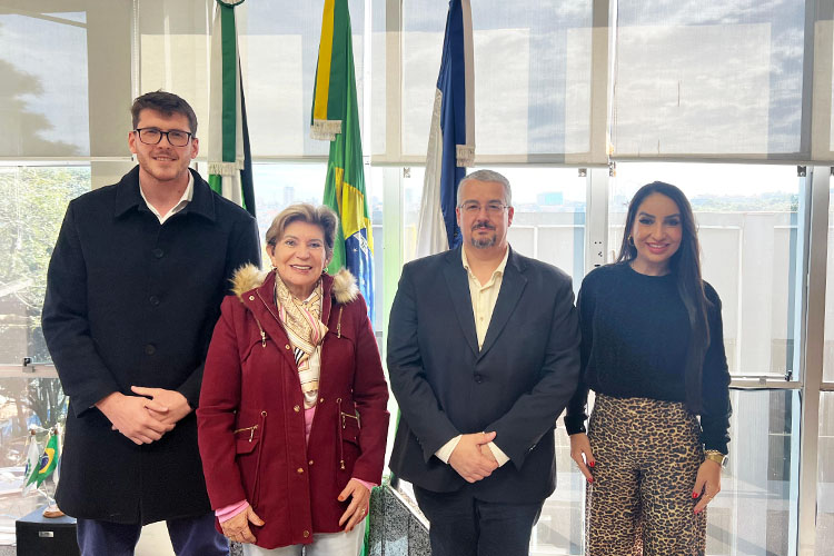 Elizabeth recebe a CCR PRVias para falar sobre obras em PG