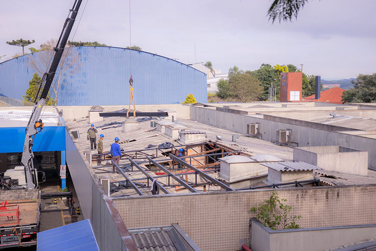 UEPG e Sesa-PR substituem telhado do Humai