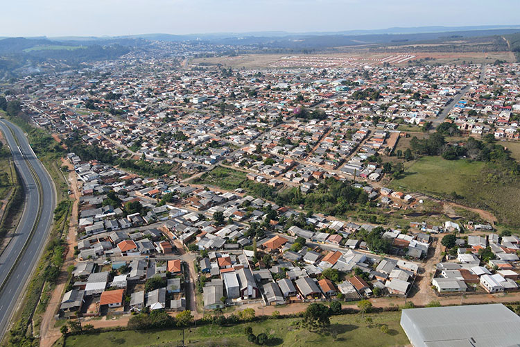 Jaguariaíva continua trabalho de regularização fundiária
