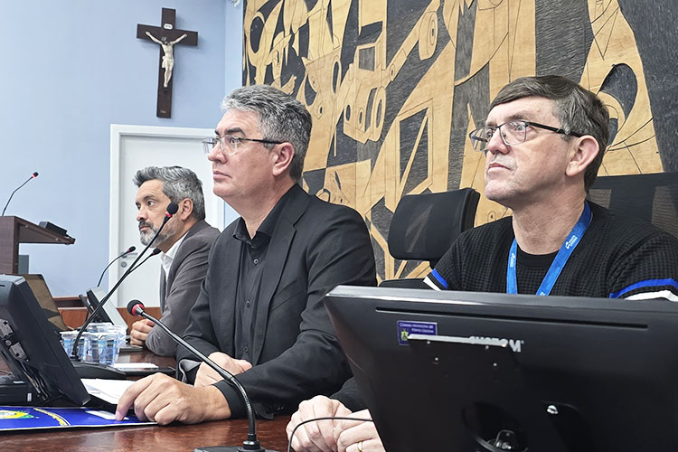 Audiência pública reúne população e autoridades para debater ajuste fiscal em Ponta Grossa