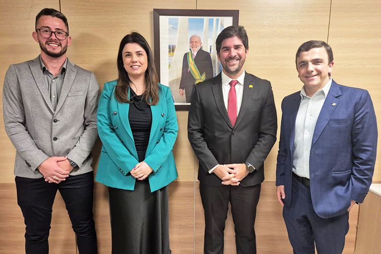 Aliel recebe Camila Sanches para debater novos projetos de habitação para PG