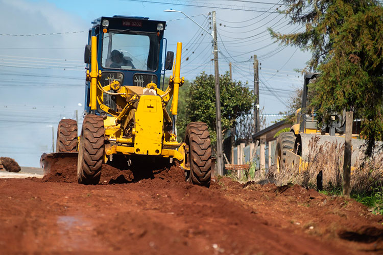 Prefeitura de PG fez patrolamento em 100 quilômetros de ruas em 2025