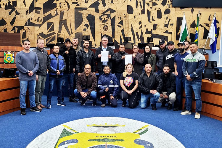 Julio Küller recebe futuros guardas municipais e reforça pedido por mais vagas no concurso