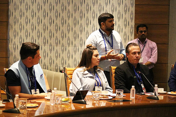 AMCG debate estratégias de inovação e tecnologia em agenda internacional