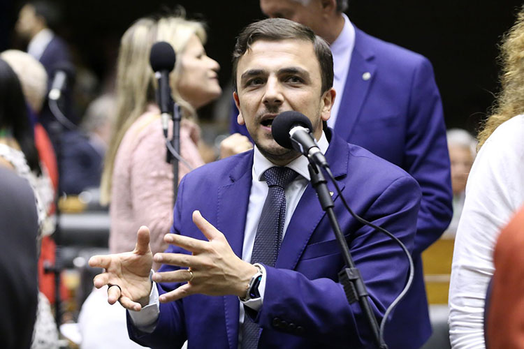 Aliel Machado critica queda da MP que previa a taxação das ‘bets’, bancos e bilionários