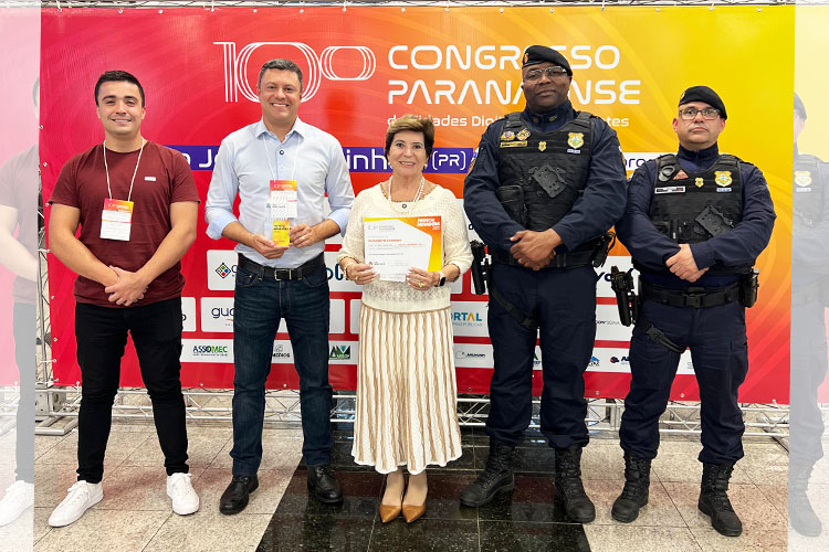 Elizabeth Schmidt recebe homenagem como Prefeita Inovadora por uso de drones na segurança pública