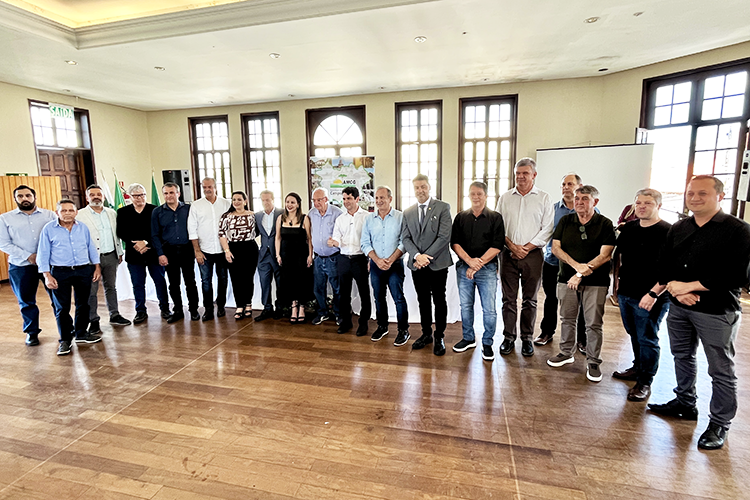 Prefeitos da AMCG se reúnem com lideranças e debatem estratégias para o desenvolvimento regional