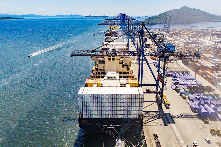 Portos do Paraná bate recorde histórico e ultrapassa 70 milhões de toneladas em 2025