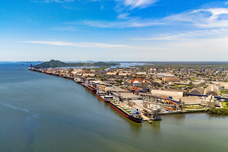 Portos do Paraná batem recorde com 73,5 milhões de toneladas e alcançam maior crescimento do País