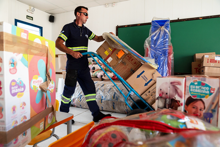 Prefeitura de PG investe em novos móveis e equipamentos para Escolas e CMEIs