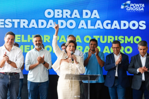 Elizabeth anuncia início de pavimentação na Estrada dos Alagados